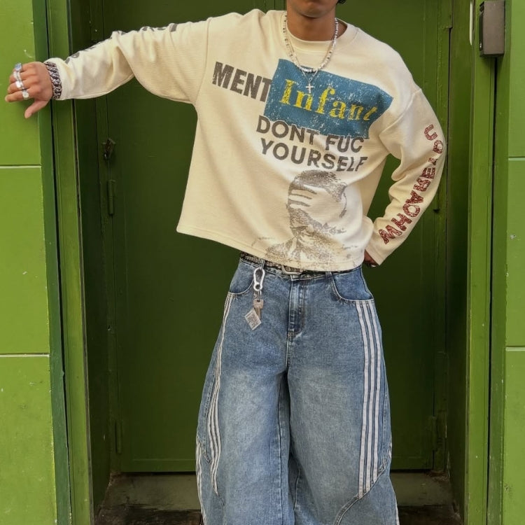 Barrel Jeans SLASH Blau am Model, Streetwear Look
