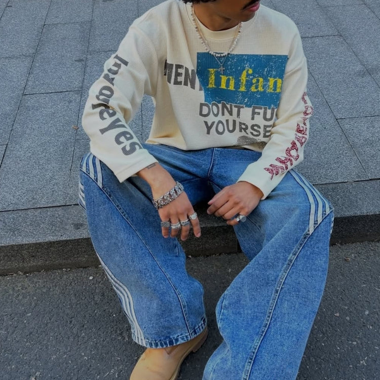 Barrel Jeans SLASH Blau am Model, weites Bein