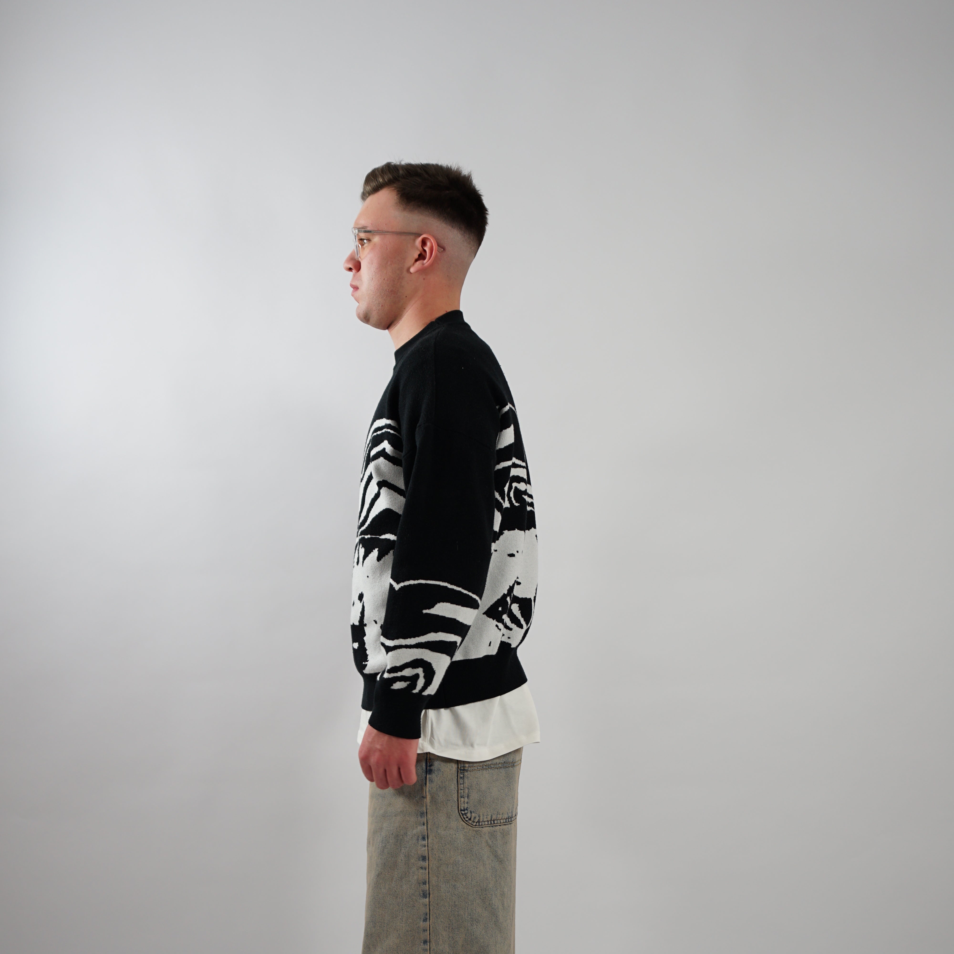 Kaufe deine Vintage und Streetwear Mode bei TASTECLOTHING. Deine Streetwear und Vintage Klamotten, bei uns erhältlich. Wie zum Beispiel VENTMO Oversize Baumwolle Sweatshirt Hoodies & Sweatshirts .