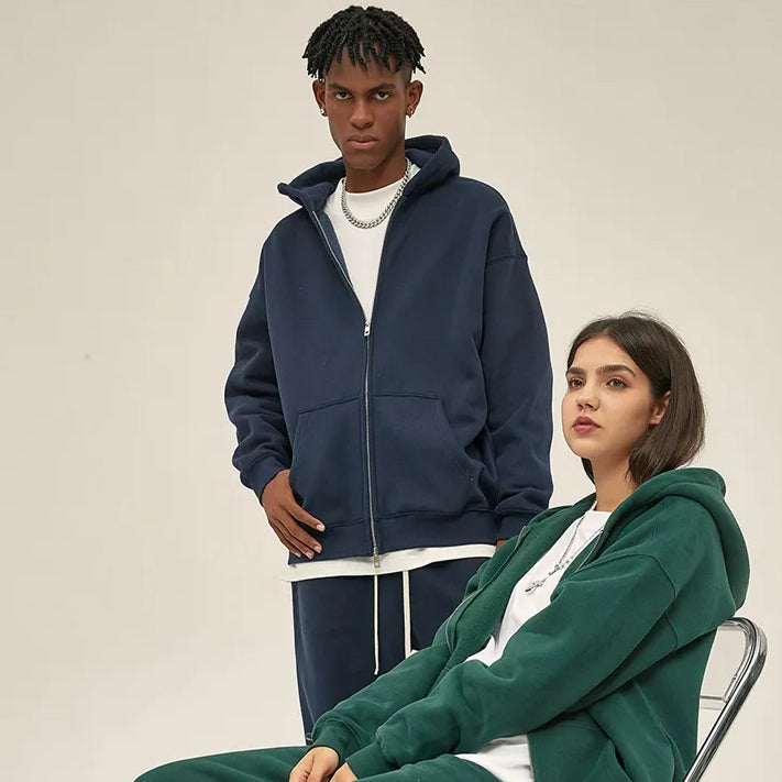 Kaufe deine Vintage und Streetwear Mode bei TASTECLOTHING. Deine Streetwear und Vintage Klamotten, bei uns erhältlich. Wie zum Beispiel Double Headed Zip-Hoodie 350gsm Unisex Oversize Zipper .