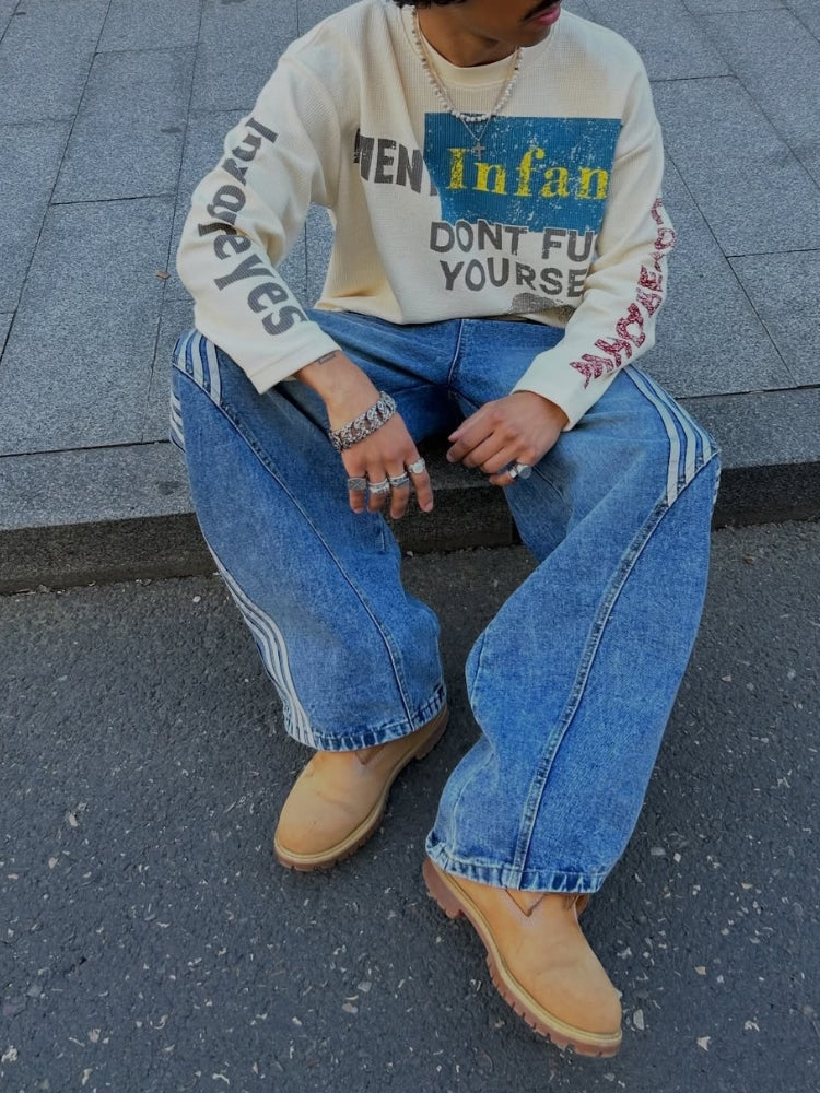 Barrel Jeans SLASH Blau am Model, weites Bein