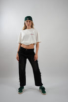 Kaufe deine Vintage und Streetwear Mode bei TASTECLOTHING. Deine Streetwear und Vintage Klamotten, bei uns erhältlich. Wie zum Beispiel YOUTH CLUB Oversized Streetwear T-Shirt Baumwolle T-Shirt .