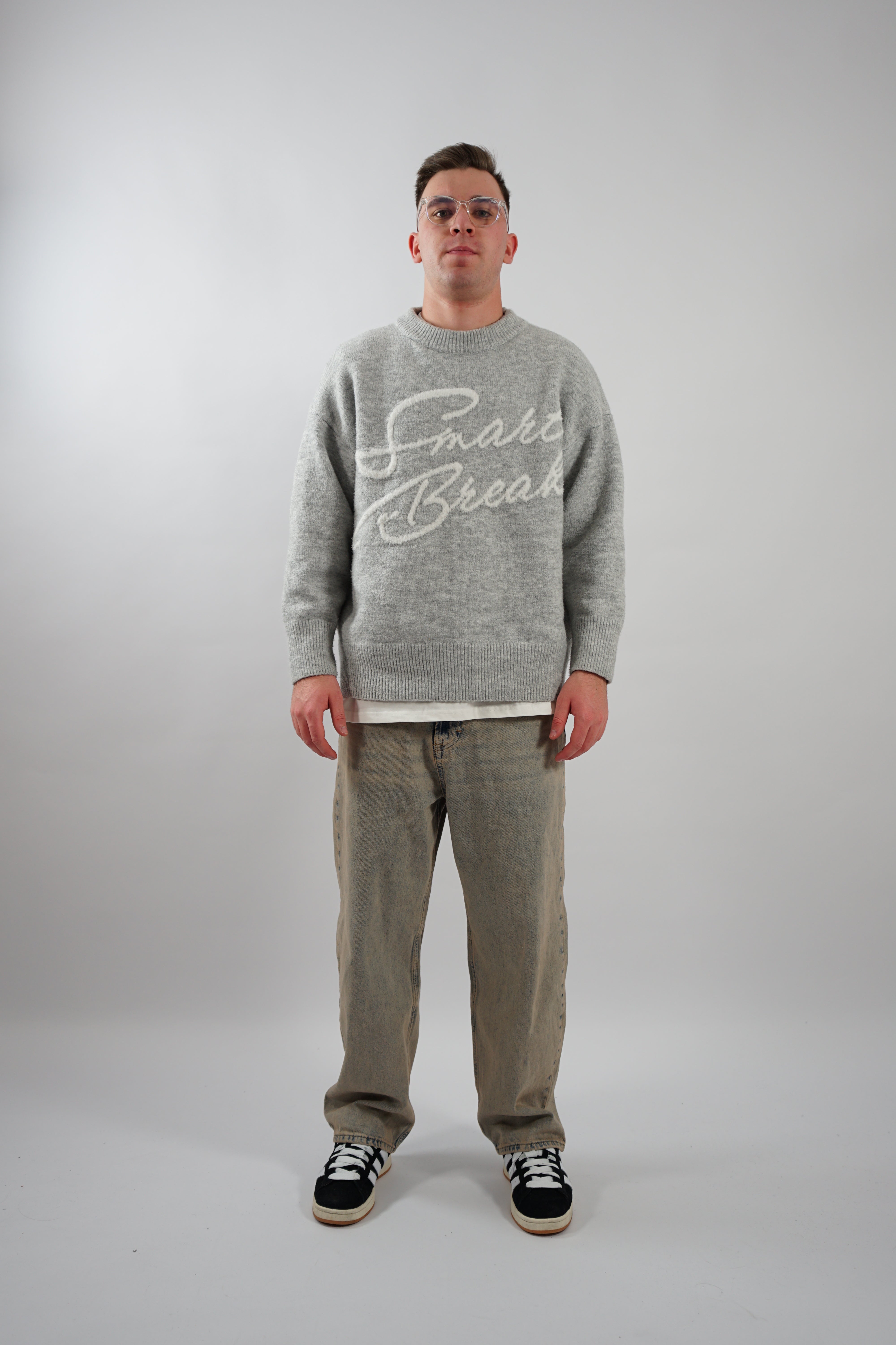 Kaufe deine Vintage und Streetwear Mode bei TASTECLOTHING. Deine Streetwear und Vintage Klamotten, bei uns erhältlich. Wie zum Beispiel BREAK Oversize Stricksweater Unisex Knit Sweater Hoodies & Sweatshirts .