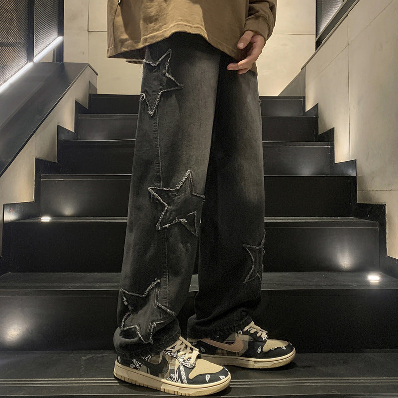 Kaufe deine Vintage und Streetwear Mode bei TASTECLOTHING. Deine Streetwear und Vintage Klamotten, bei uns erhältlich. Wie zum Beispiel STAR Baggy Pant Graphic Jeans Hose & Jeans .