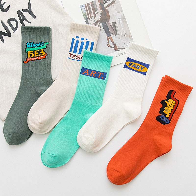 Kaufe deine Vintage und Streetwear Mode bei TASTECLOTHING. Deine Streetwear und Vintage Klamotten, bei uns erhältlich. Wie zum Beispiel Tennissocken Bunt mit Logo 0 .