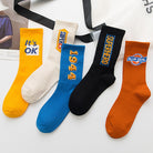 Kaufe deine Vintage und Streetwear Mode bei TASTECLOTHING. Deine Streetwear und Vintage Klamotten, bei uns erhältlich. Wie zum Beispiel Tennissocken Bunt mit Logo 0 .