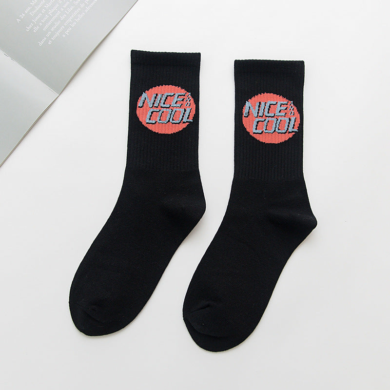 Kaufe deine Vintage und Streetwear Mode bei TASTECLOTHING. Deine Streetwear und Vintage Klamotten, bei uns erhältlich. Wie zum Beispiel Tennissocken Bunt mit Logo 0 .