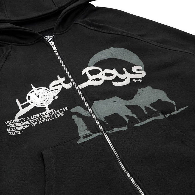 Kaufe deine Vintage und Streetwear Mode bei TASTECLOTHING. Deine Streetwear und Vintage Klamotten, bei uns erhältlich. Wie zum Beispiel Lost Boys Vintage Zip-Hoodie Hoodies & Sweatshirts .